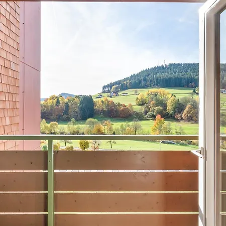 Tonbach 108 - Schwimmbad, Sauna, Solarium, Balkon アパート